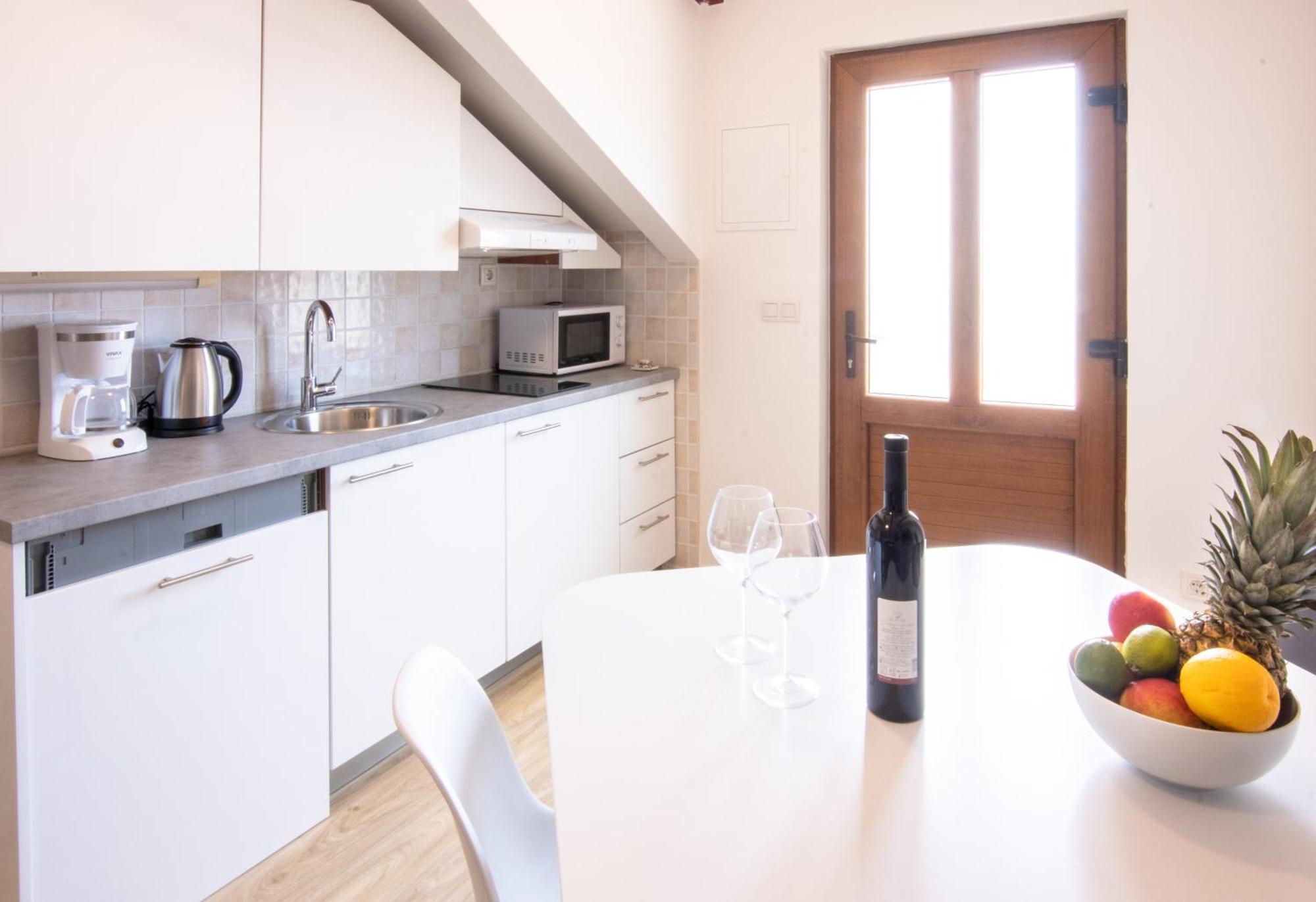 Bed & Breakfast Portun In The Center Baška Voda المظهر الخارجي الصورة